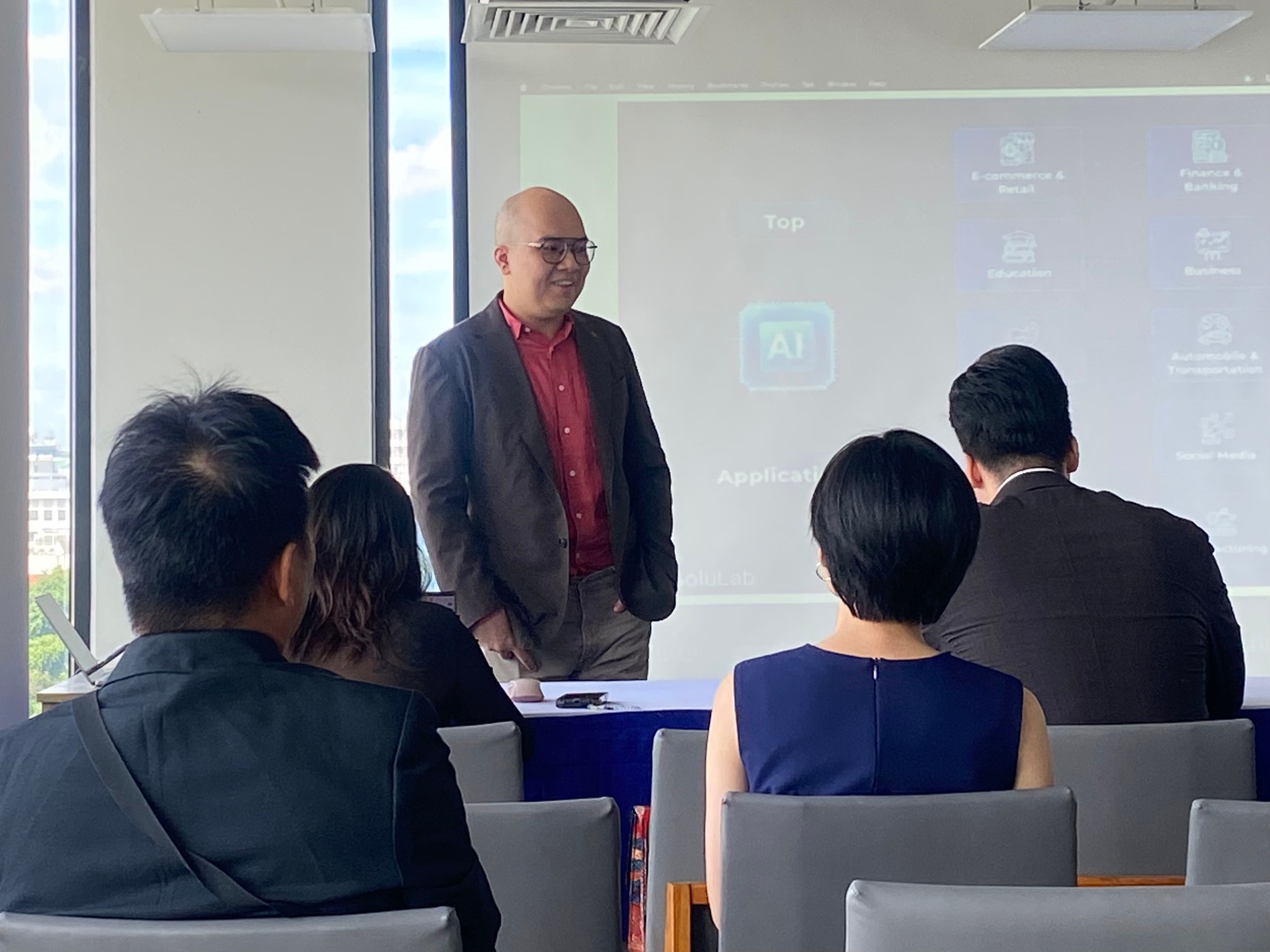Workshop “AI Bứt Phá: Chiến lược tăng trưởng cho Doanh nghiệp Vừa và Nhỏ”