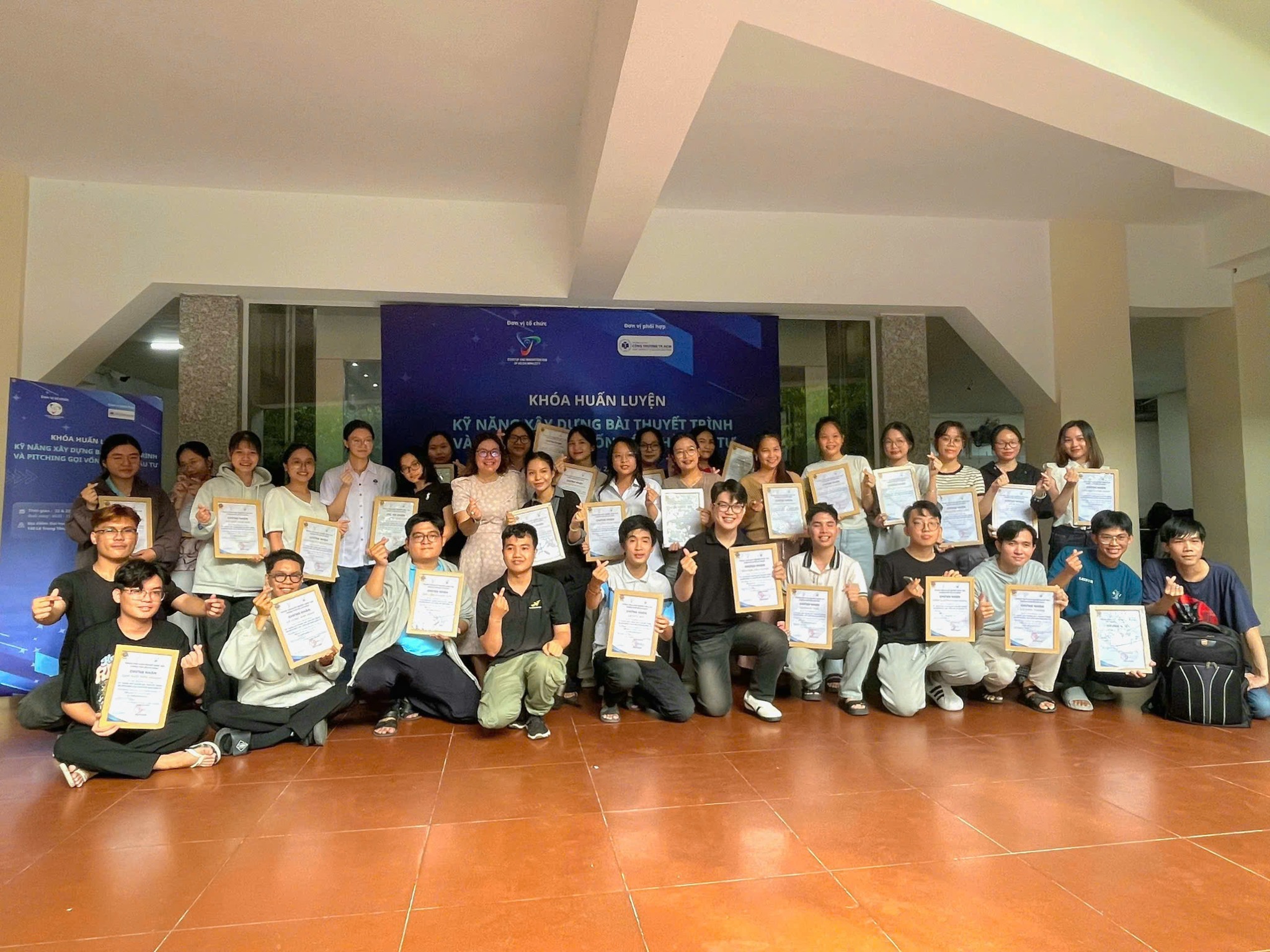 SIHUB tổ chức thành công Khóa huấn luyện kỹ năng thuyết trình và gọi vốn cho sinh viên